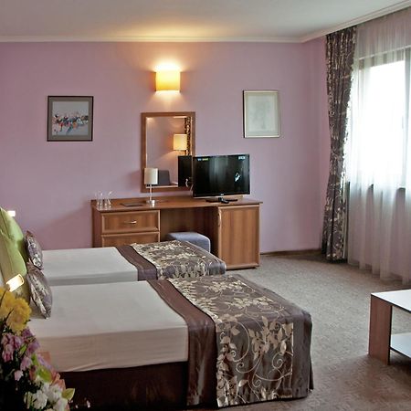 Hotel Real Plovdiv Esterno foto