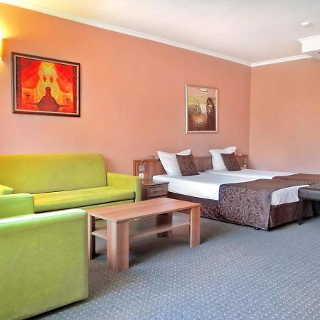 Hotel Real Plovdiv Esterno foto
