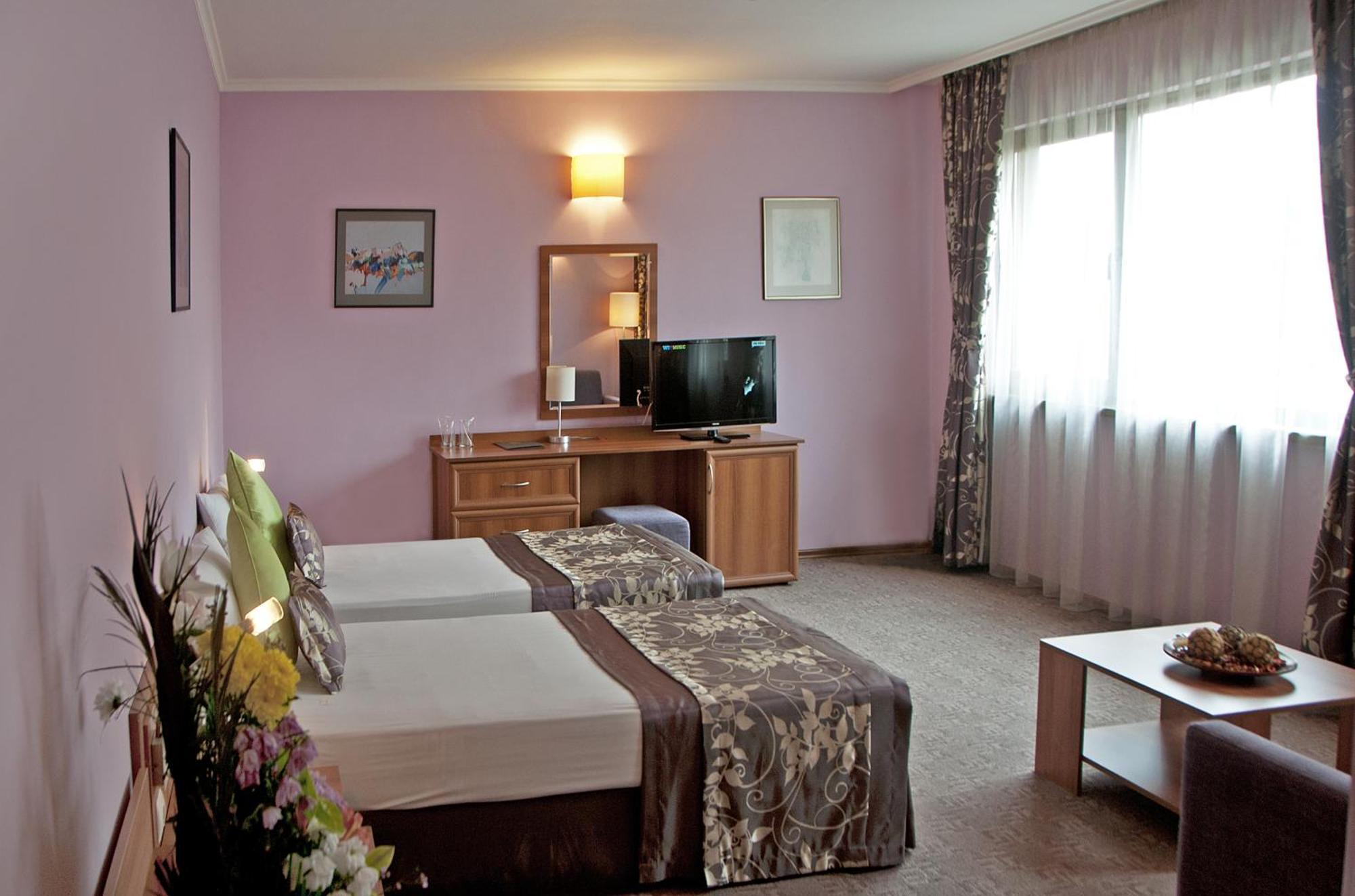 Hotel Real Plovdiv Esterno foto