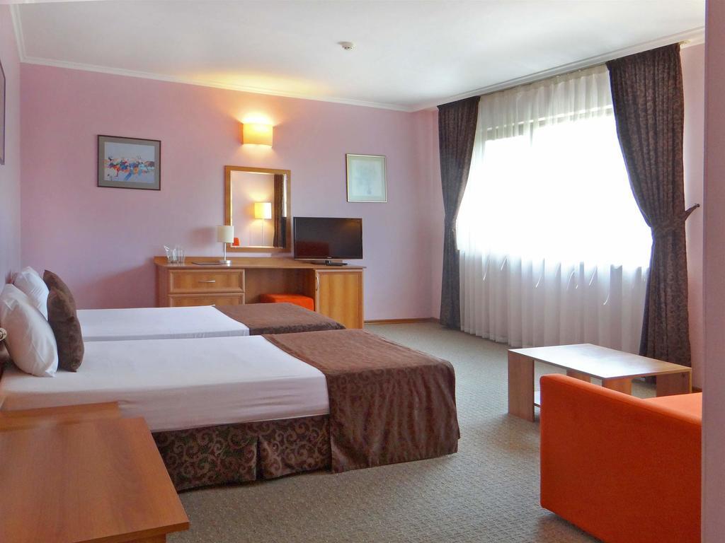 Hotel Real Plovdiv Esterno foto