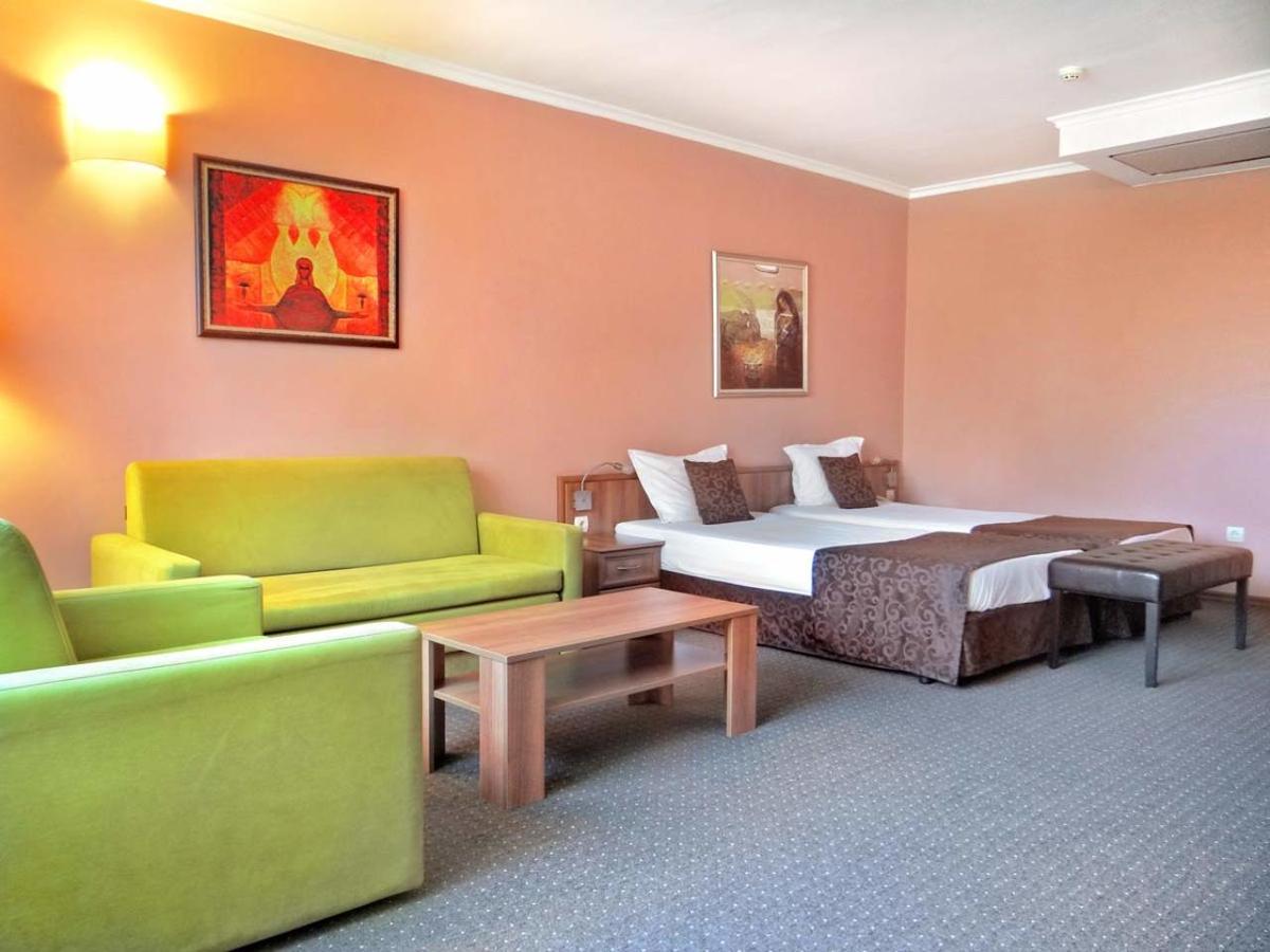 Hotel Real Plovdiv Esterno foto