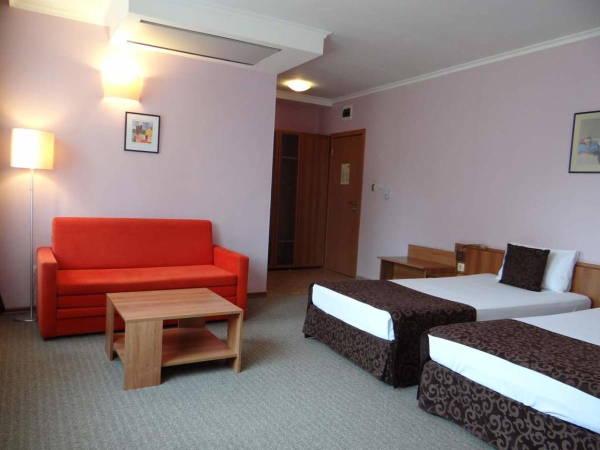 Hotel Real Plovdiv Esterno foto