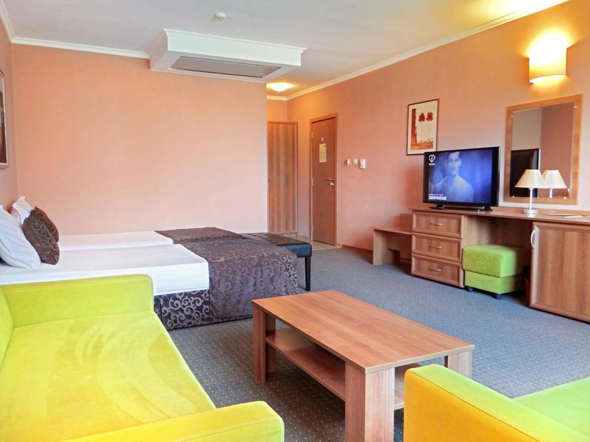 Hotel Real Plovdiv Esterno foto